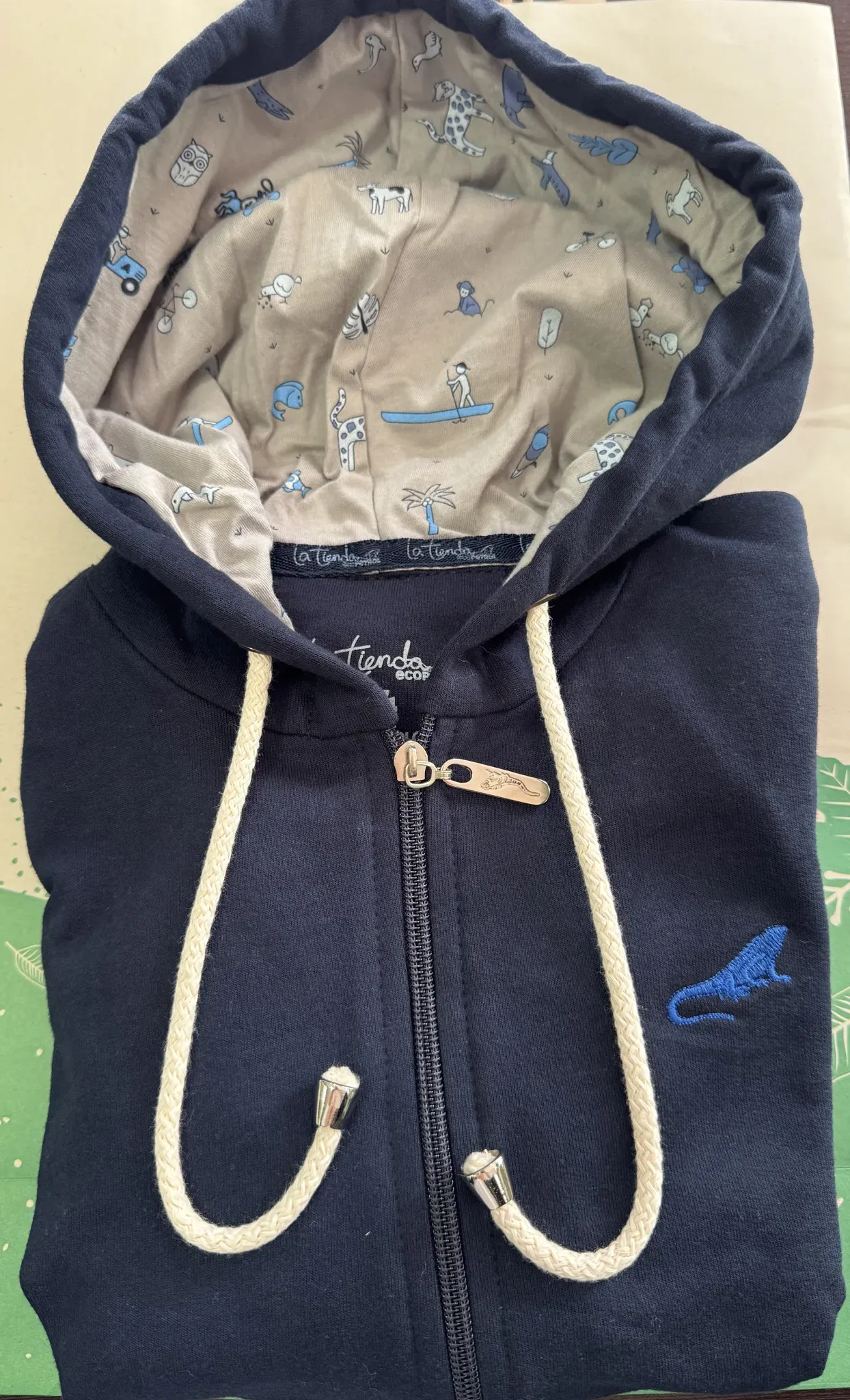 Buzo con capota y cremallera para niño