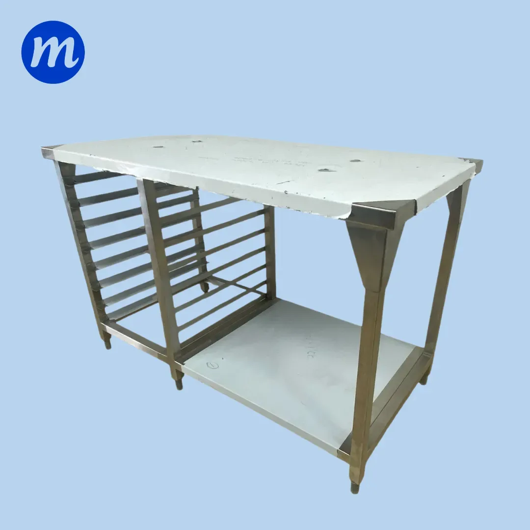 MESA CENTRAL CON BANDEJERO Y TRAMO DE 1.40 METROS