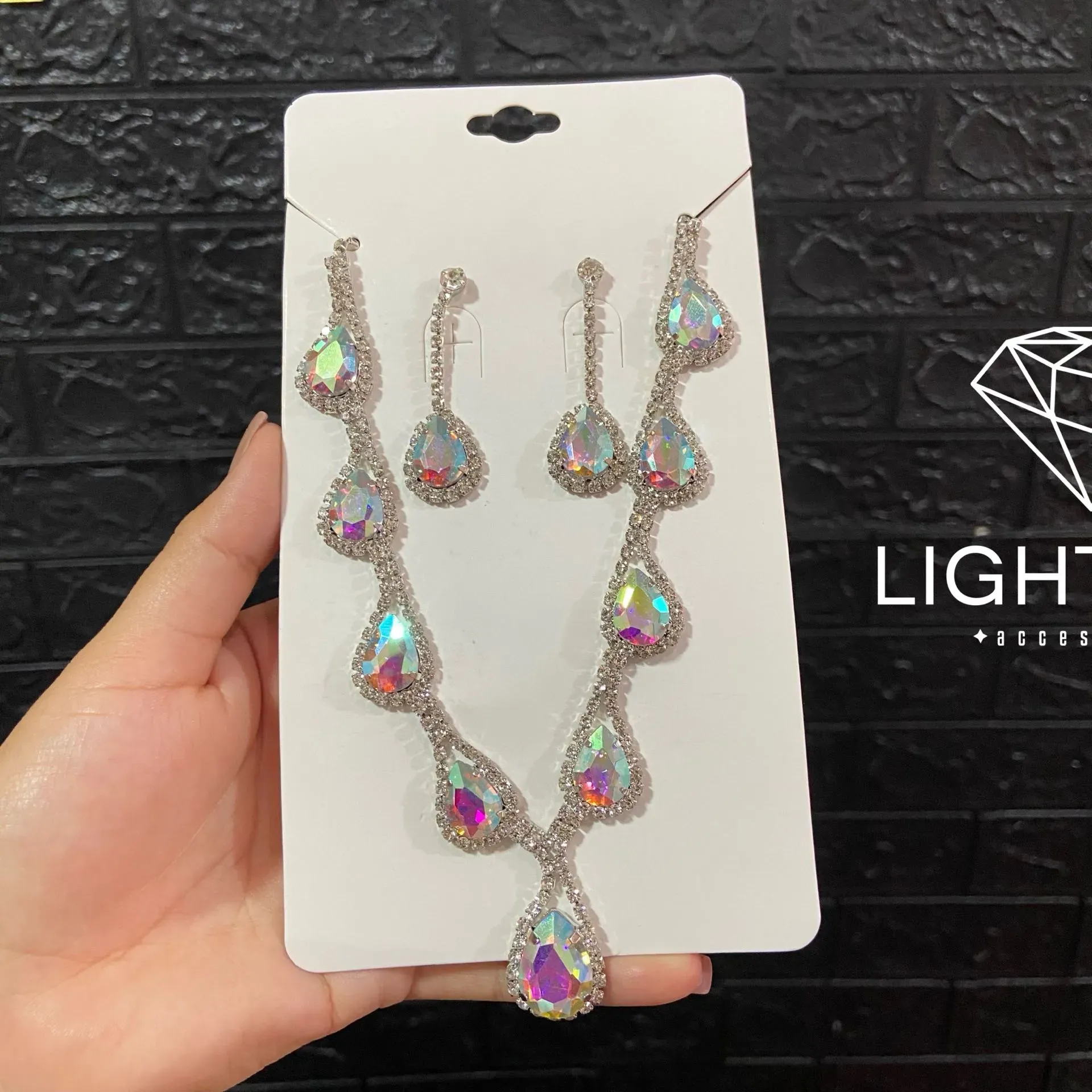 Conjunto de collar mas aretes color tornasol